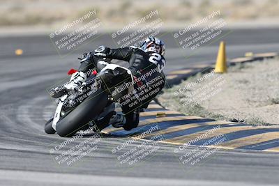 media/Dec-01-2025-Moto Forza (Mon) [[2daa91e15f]]/1-Advanced Group/Session 2 Turn 11 Backside/